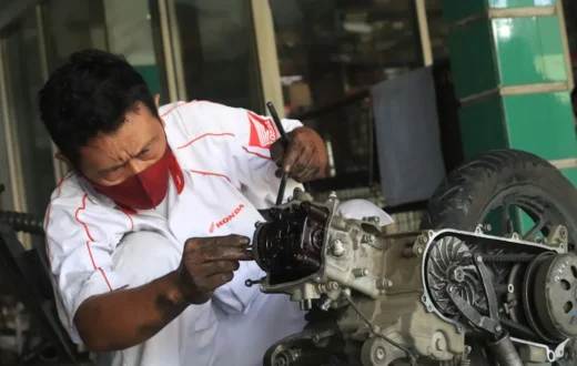 kondisi oli mesin dilihat dari warna dan kepekatan