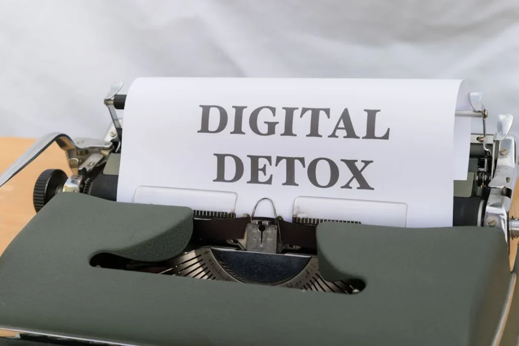 Digital detox ringan dengan puasa gadget 2 jam di hari Minggu