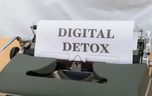 Digital detox ringan dengan puasa gadget 2 jam di hari Minggu