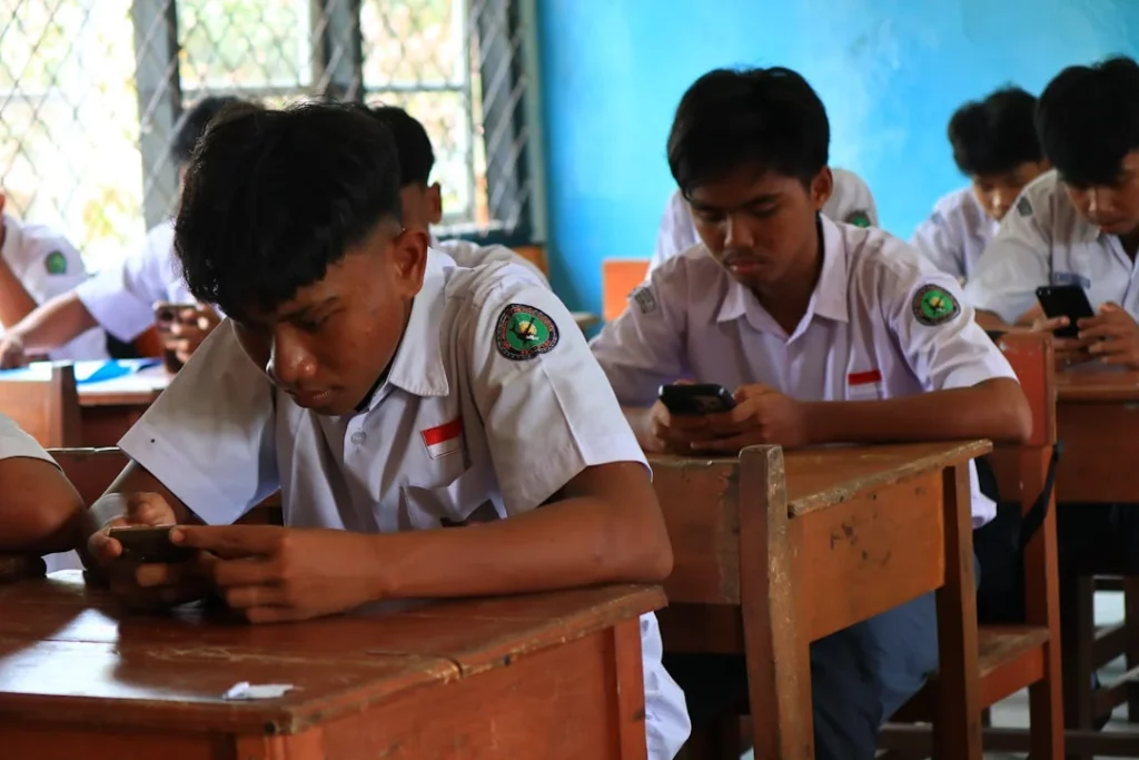Ban mobil mengkilap setelah cara mengkilapkan ban mobil