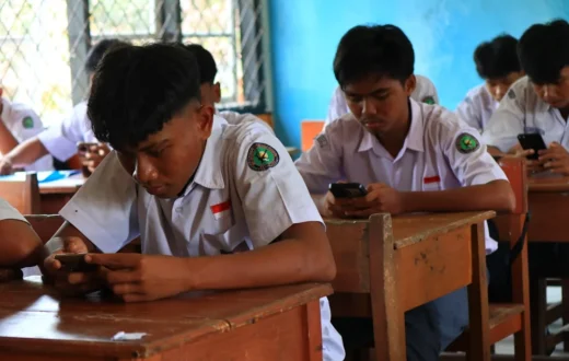 Ban mobil mengkilap setelah cara mengkilapkan ban mobil